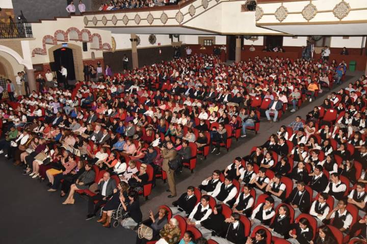 Conferencia Yalitza Aparicio 271119 (4)